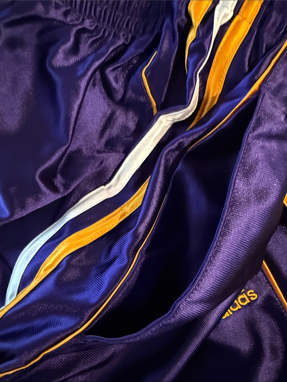🏀 New with Tags Adidas Performance 3-Stripe Basketball Shorts - Picture 7 of 7